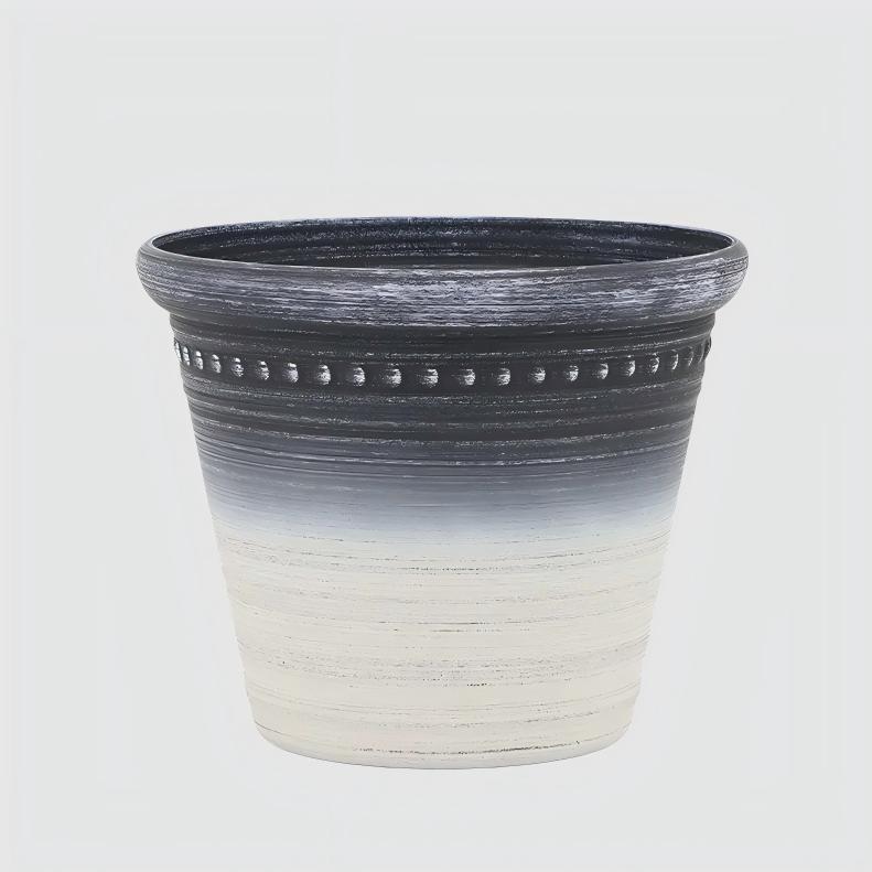 白黒の植木鉢: リムのデザインが重要なのはなぜですか?