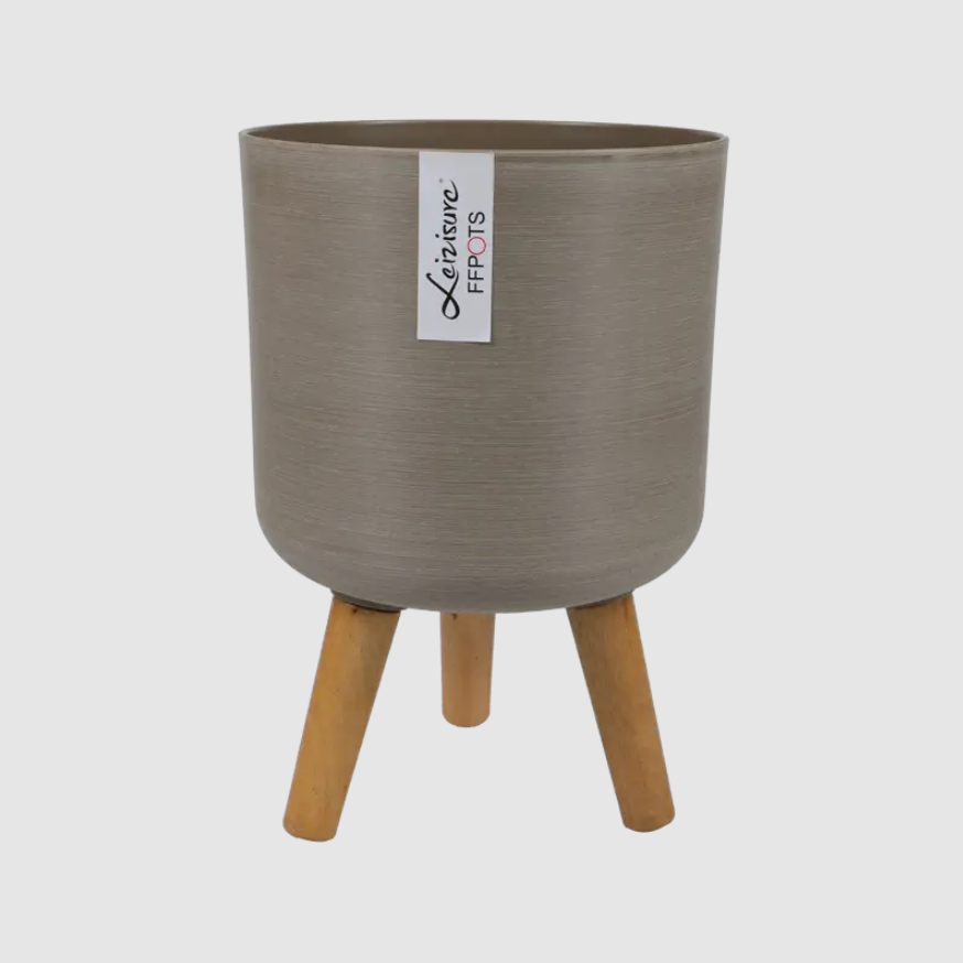 あなたのスペースに、ブラシ仕上げの植木鉢のモダンなエレガンスを取り入れる準備はできていますか?