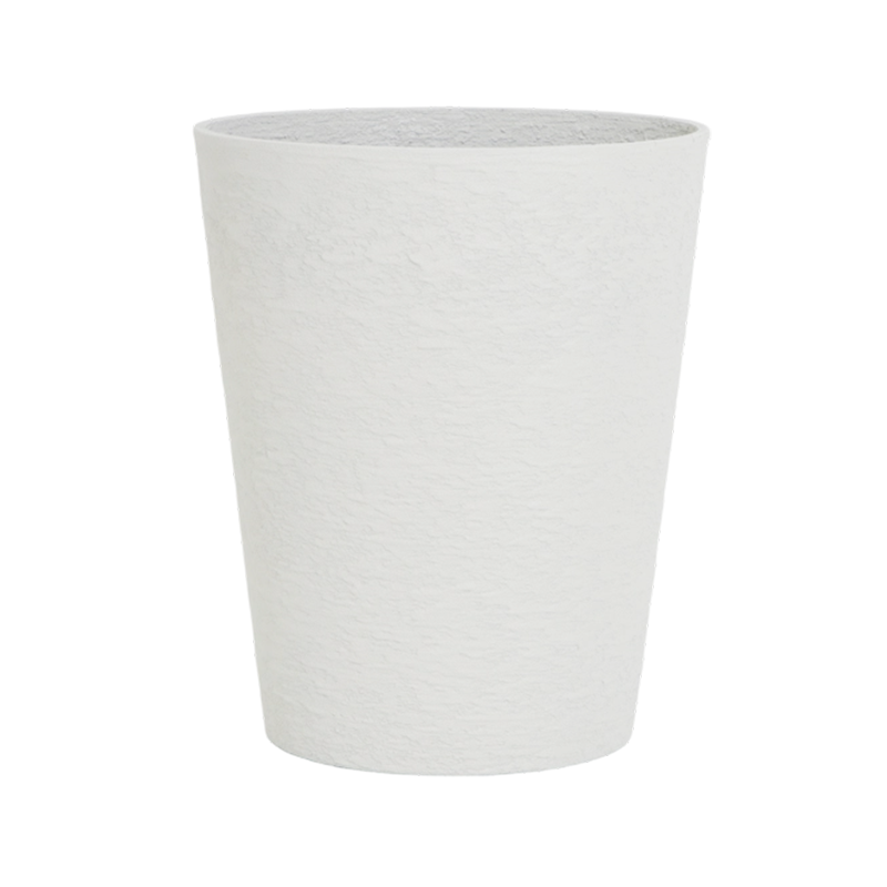 石膏のような質感の丸い植木鉢
